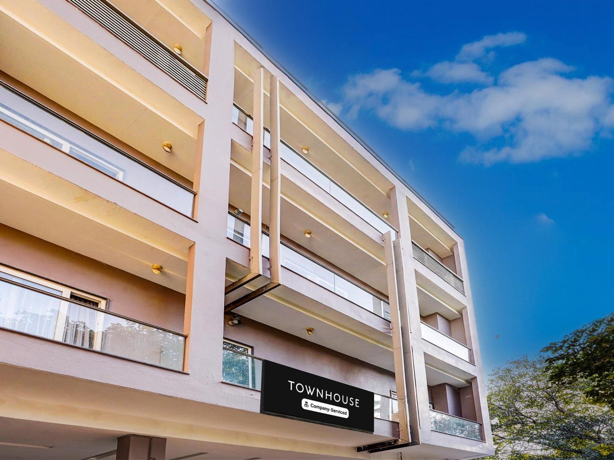Отель Super Townhouse Pitampura West Enclave Дели Экстерьер фото