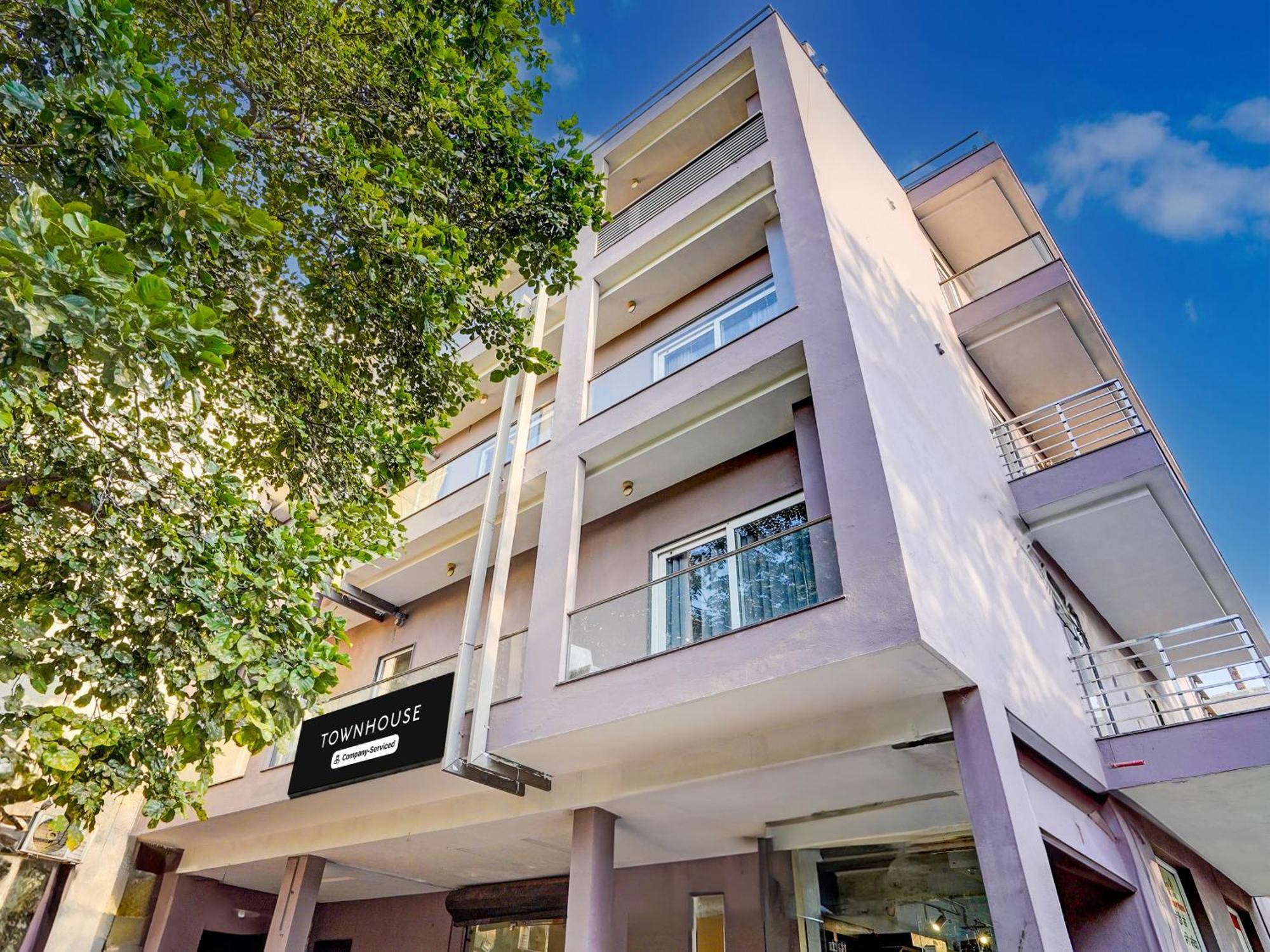 Отель Super Townhouse Pitampura West Enclave Дели Экстерьер фото