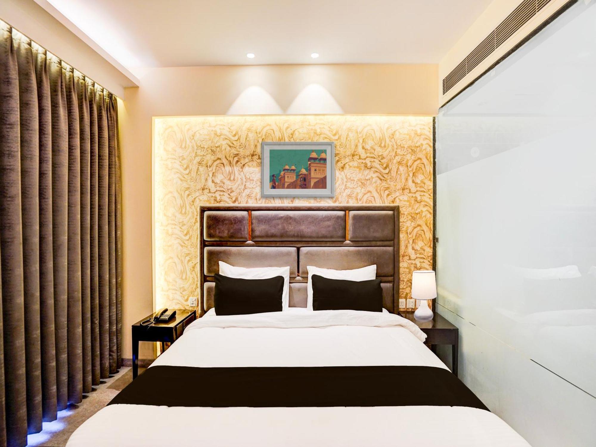 Отель Super Townhouse Pitampura West Enclave Дели Экстерьер фото